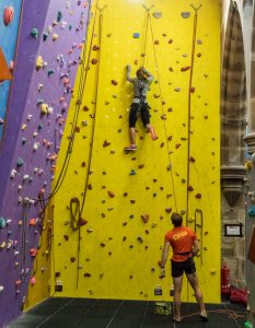 Beginner climbing short ropes at Alter Rock